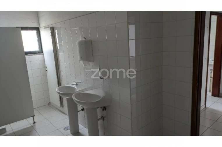 Terreno Comércio / Armazém para Venda em Nelas Foto 10