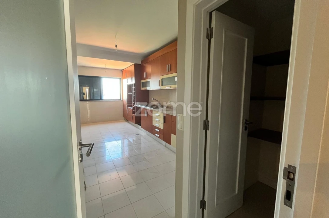Moradia T5 para Venda em Repeses e São Salvador Foto 8