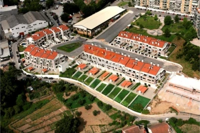 Moradia T5 para Venda em Repeses e São Salvador