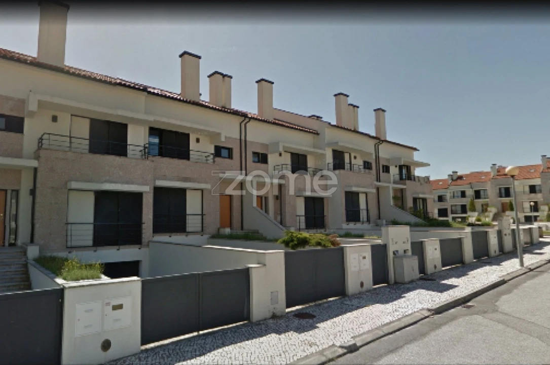 Moradia T5 para Venda em Repeses e São Salvador Foto 2