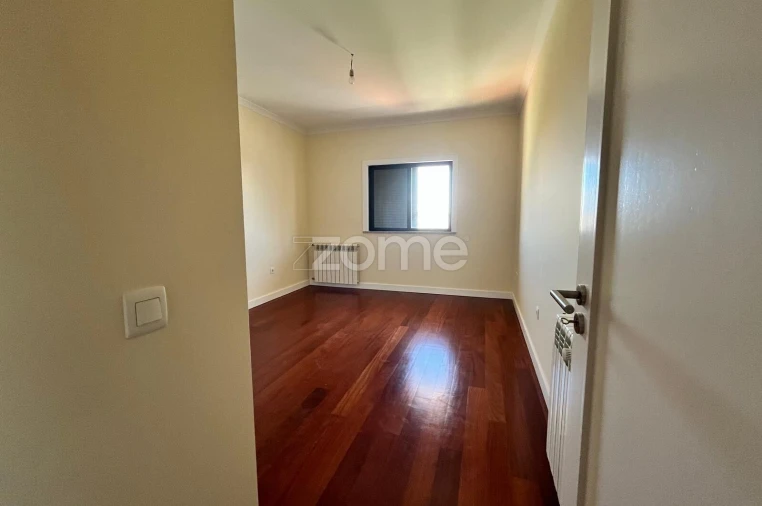 Moradia T5 para Venda em Repeses e São Salvador Foto 12
