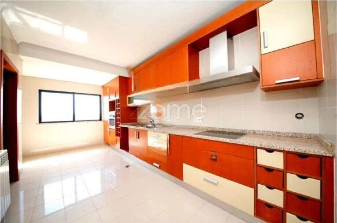 Moradia T5 para Venda em Repeses e São Salvador Foto 7