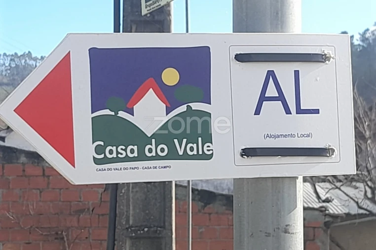 Moradia T4 para Venda em Vila Cã Foto 3