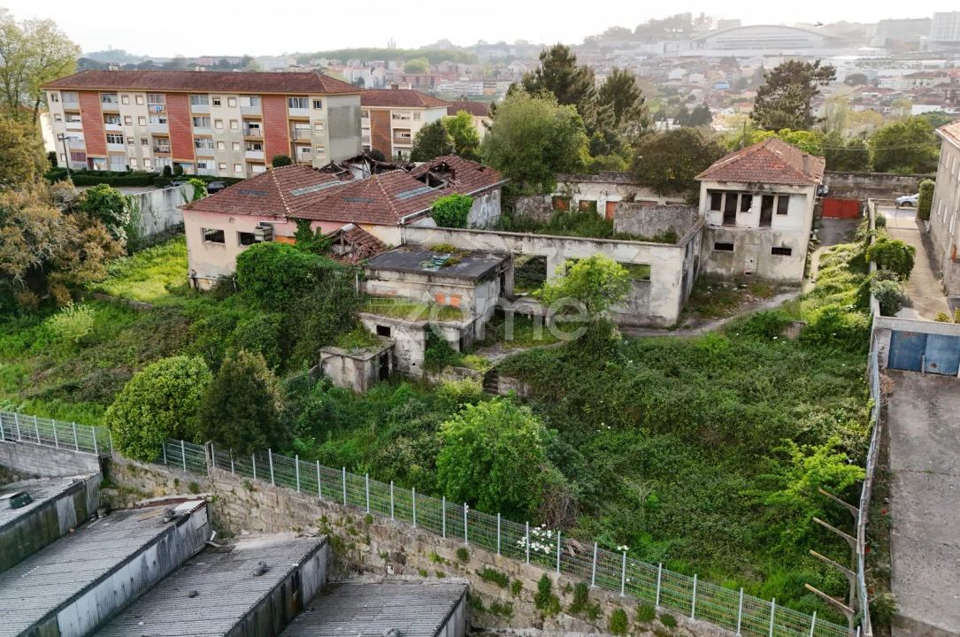 Moradia T4 para Venda em Campanhã Foto 9