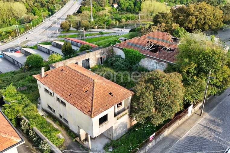 Moradia T4 para Venda em Campanhã