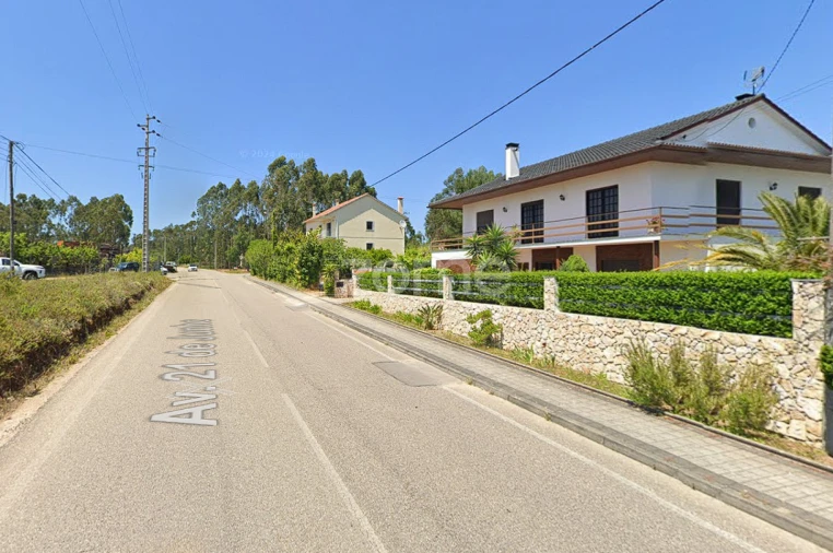 Terreno para Venda em Caxarias