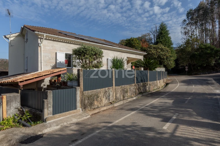 Moradia T6 para Venda em Cedrim e Paradela Foto 4