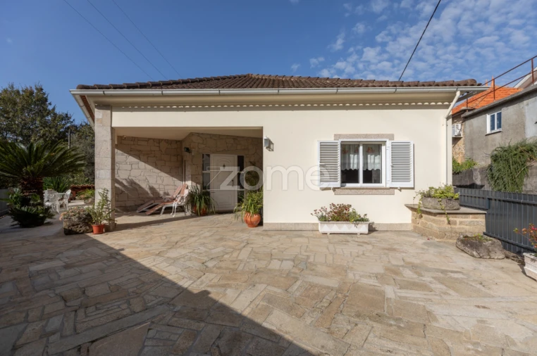 Moradia T6 para Venda em Cedrim e Paradela