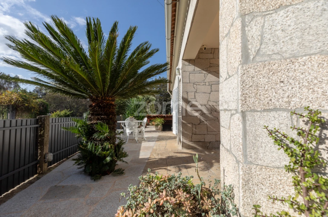 Moradia T6 para Venda em Cedrim e Paradela Foto 8