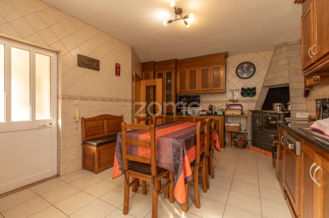 Moradia T6 para Venda em Cedrim e Paradela Foto 9