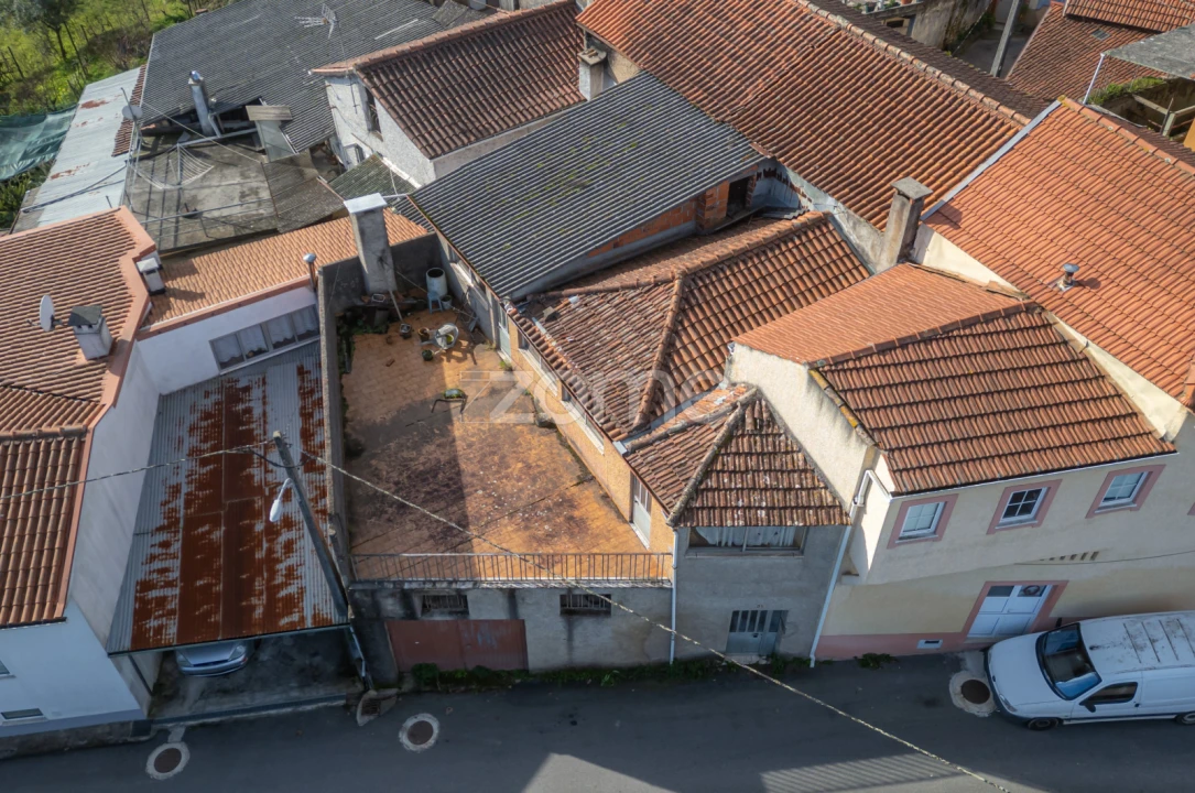 Moradia T4 para Venda em Lorvão Foto 10