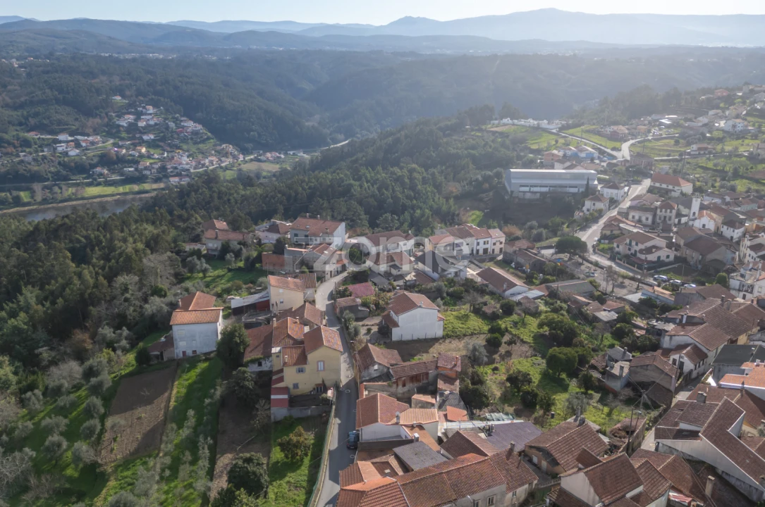 Moradia T4 para Venda em Lorvão Foto 13