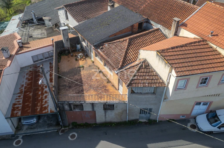 Moradia T4 para Venda em Lorvão Foto 5