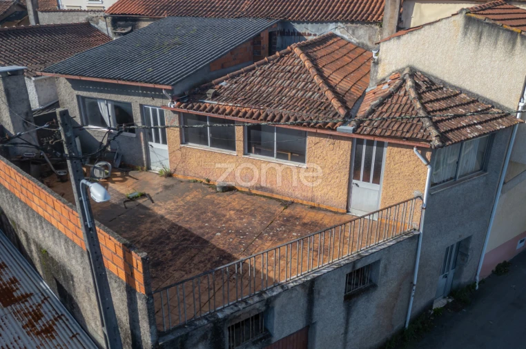 Moradia T4 para Venda em Lorvão Foto 8