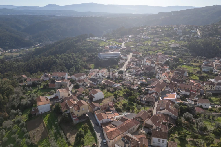 Moradia T4 para Venda em Lorvão Foto 17