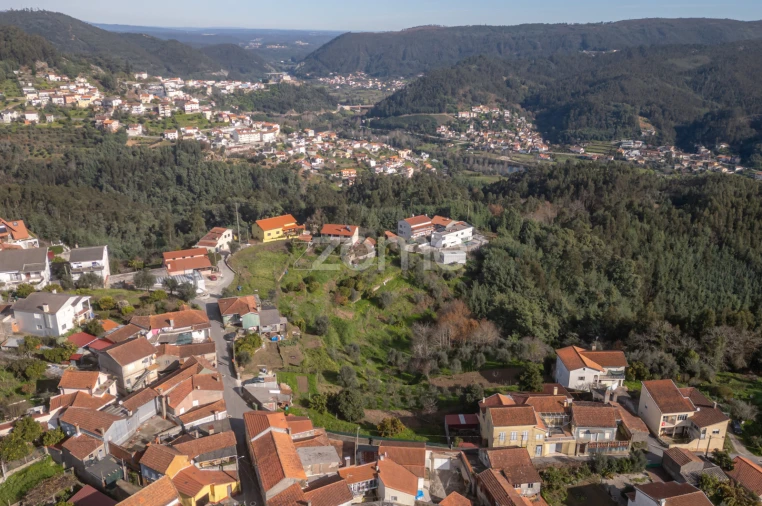 Moradia T4 para Venda em Lorvão Foto 18