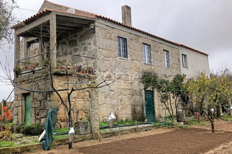 Moradia T1 para Venda em Mesquitela Foto 14