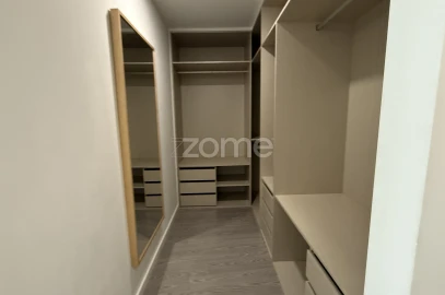 Apartamento T3 para Venda em Oeiras e São Julião da Barra, Paço de Arcos e Caxias