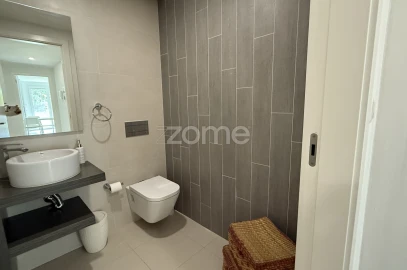 Apartamento T3 para Venda em Oeiras e São Julião da Barra, Paço de Arcos e Caxias