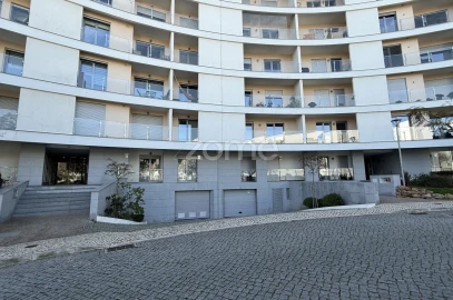 Apartamento T3 para Venda em Oeiras e São Julião da Barra, Paço de Arcos e Caxias
