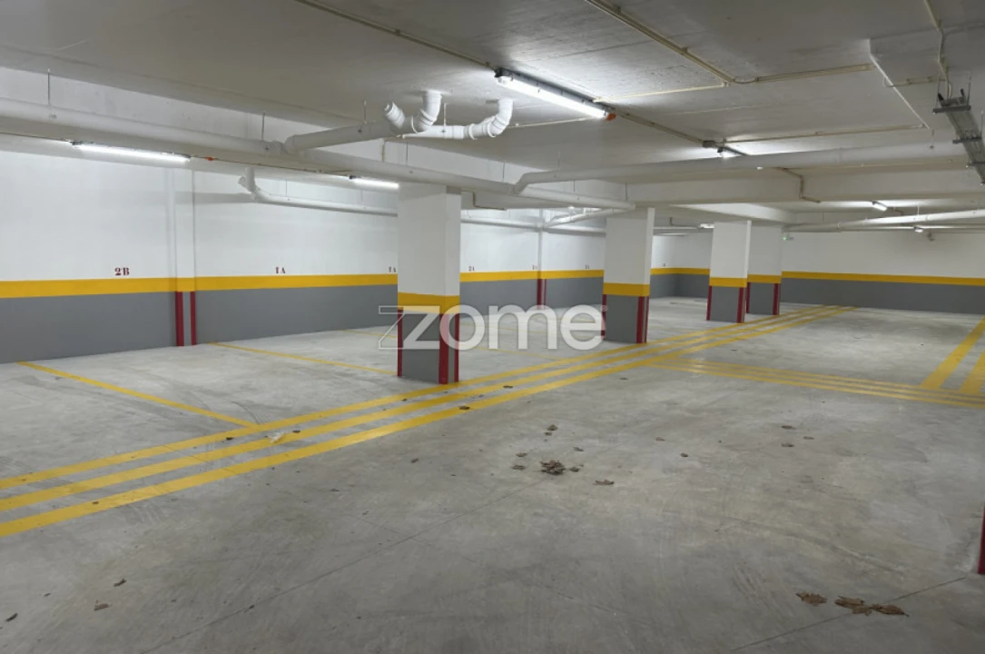 Apartamento T4 para Venda em Carcavelos e Parede Foto 25