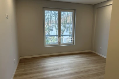 Apartamento T4 para Venda em Carcavelos e Parede
