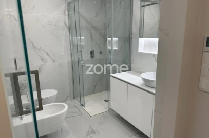 Apartamento T4 para Venda em Carcavelos e Parede