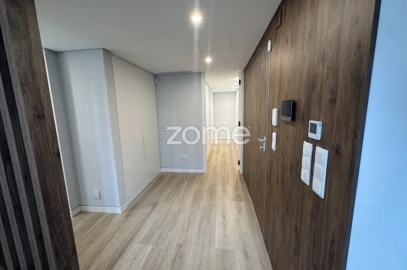 Apartamento T4 para Venda em Carcavelos e Parede
