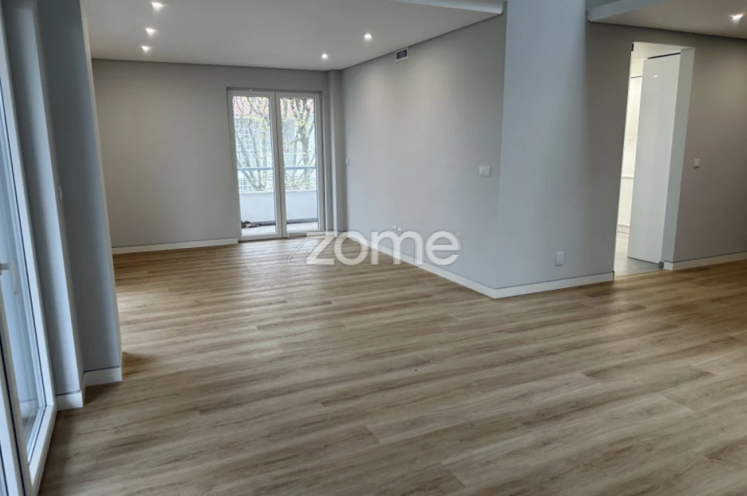 Apartamento T4 para Venda em Carcavelos e Parede Foto 20