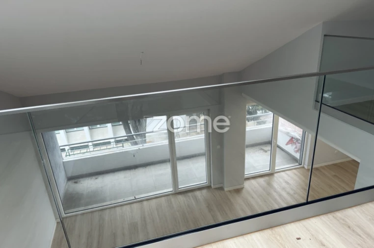 Apartamento T4 para Venda em Carcavelos e Parede Foto 19
