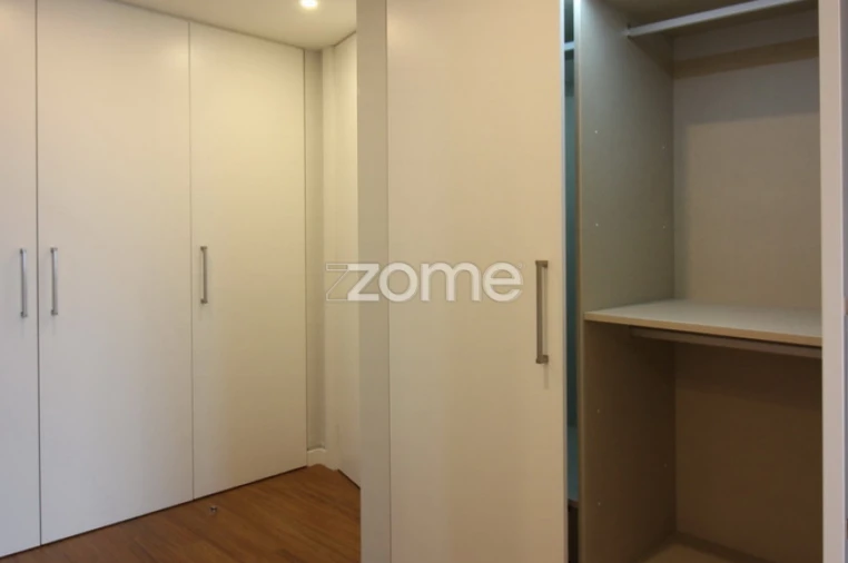 Apartamento T4 para Venda em Carcavelos e Parede Foto 17