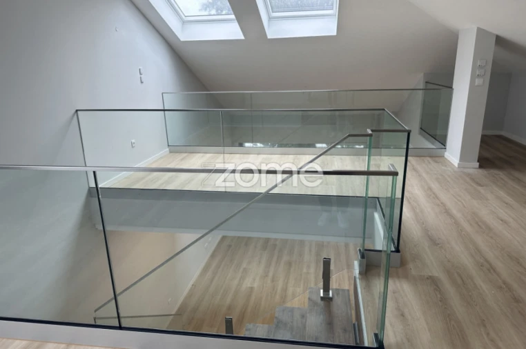 Apartamento T4 para Venda em Carcavelos e Parede Foto 9