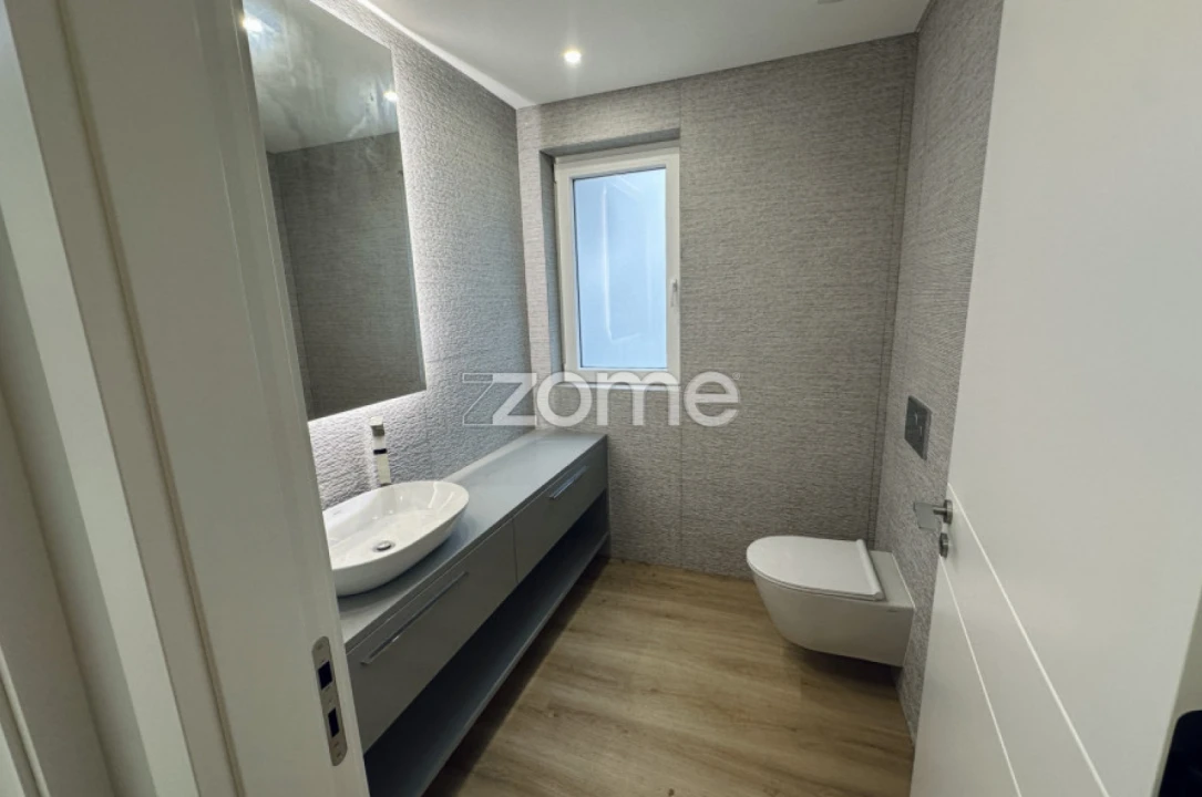 Apartamento T4 para Venda em Carcavelos e Parede Foto 12