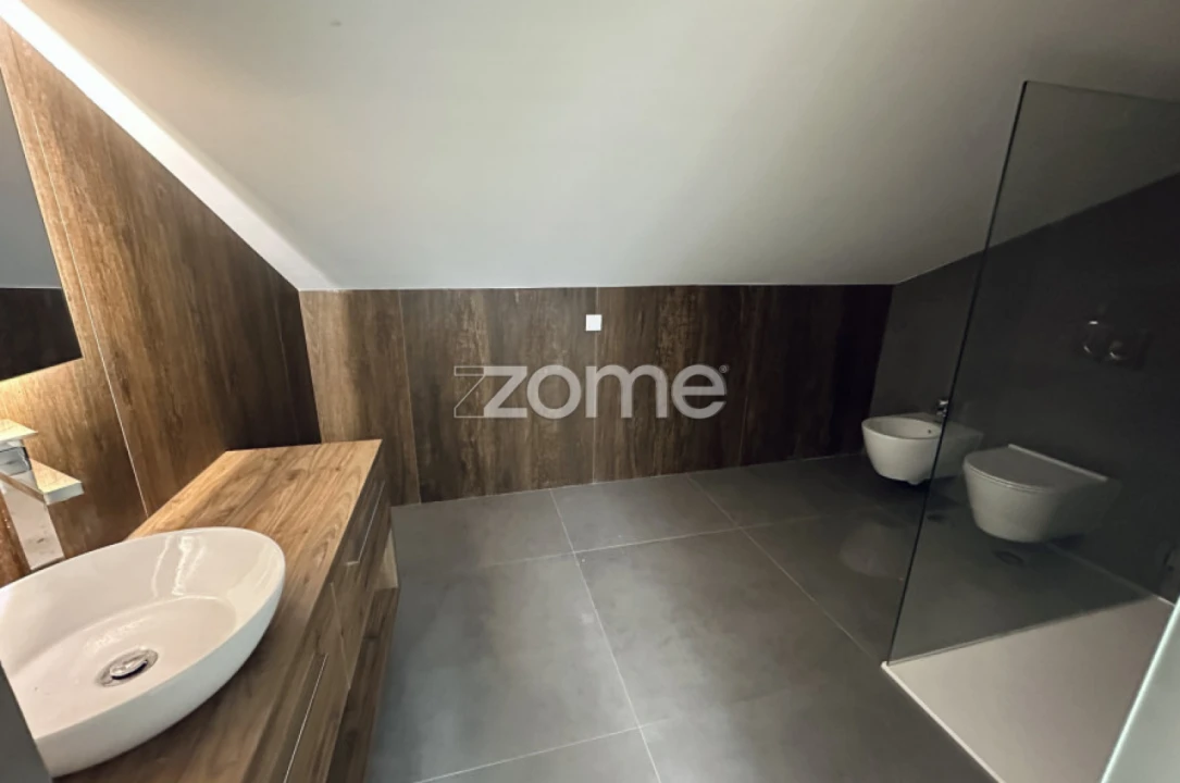 Apartamento T4 para Venda em Carcavelos e Parede Foto 15