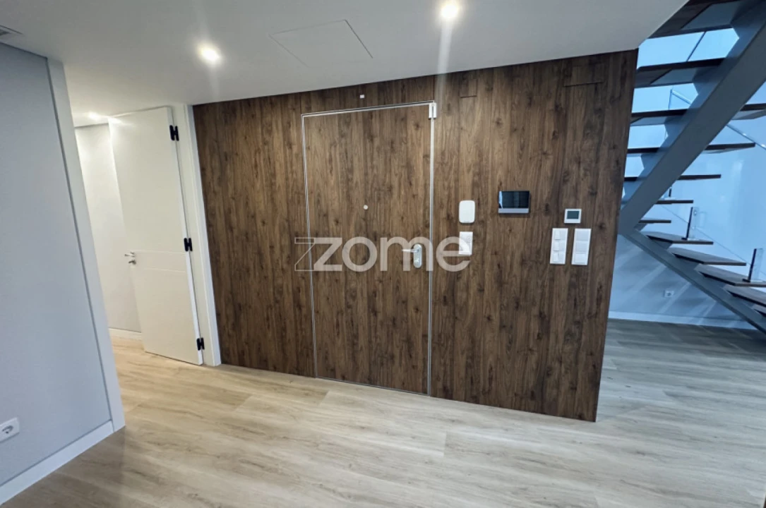 Apartamento T4 para Venda em Carcavelos e Parede Foto 4
