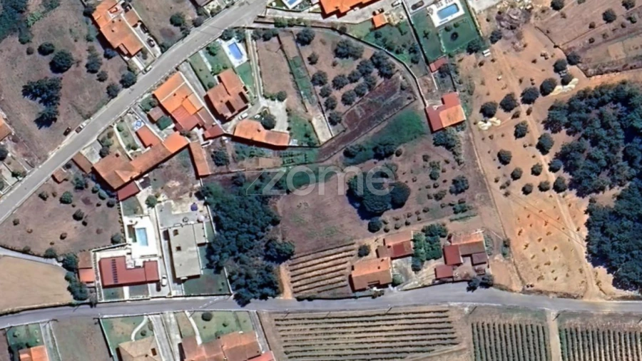 Terreno para Venda em Tamengos, Aguim e Óis do Bairro