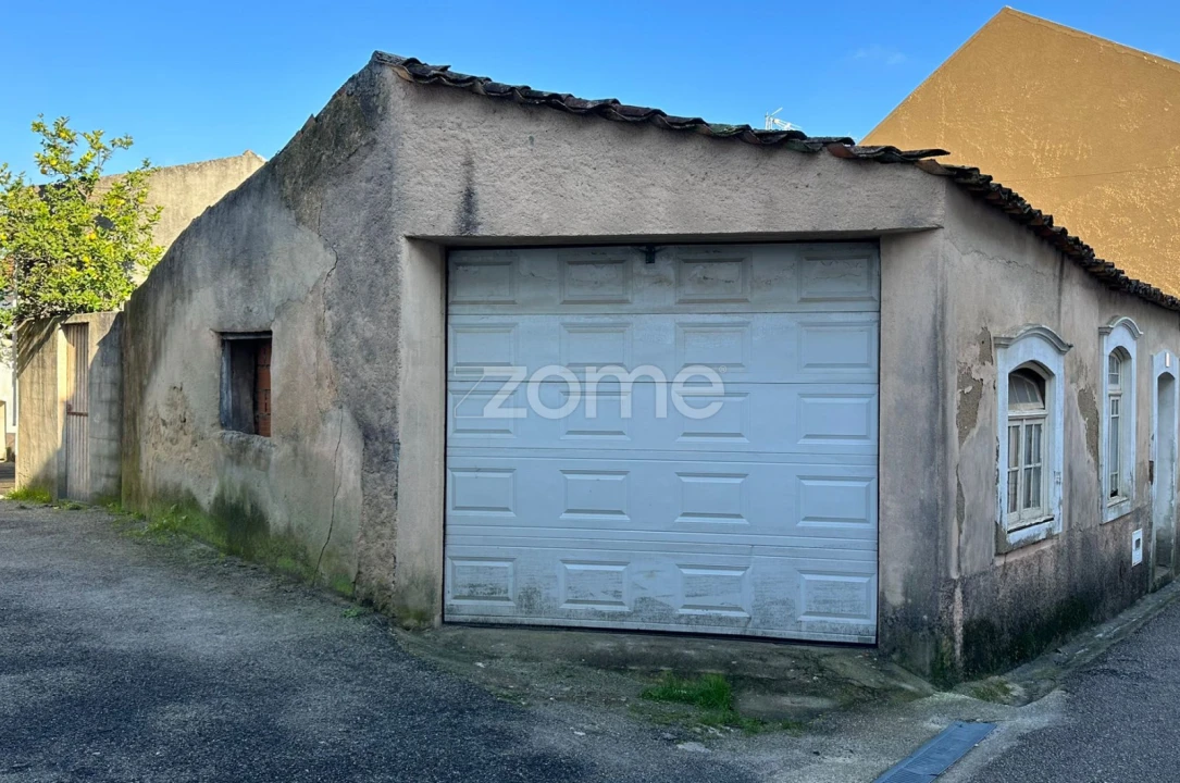 Moradia T1 para Venda em Tamengos, Aguim e Óis do Bairro Foto 6