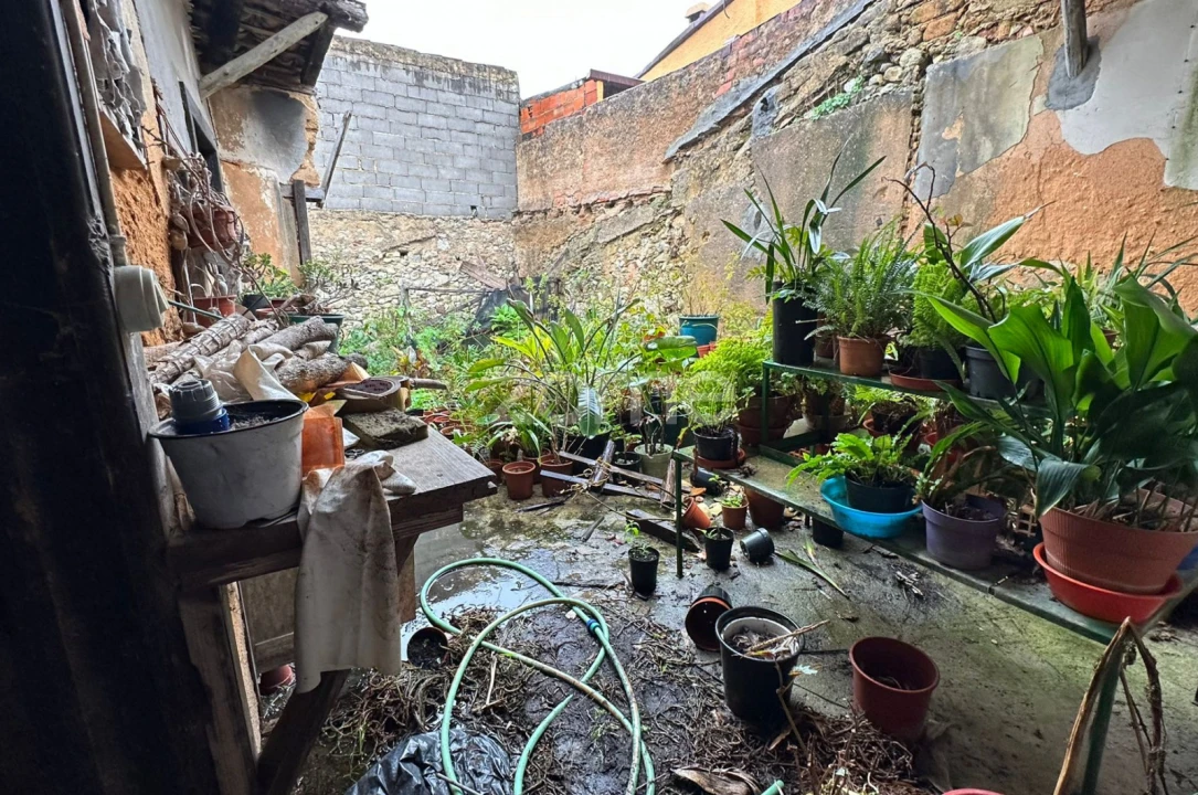 Moradia T1 para Venda em Tamengos, Aguim e Óis do Bairro Foto 8