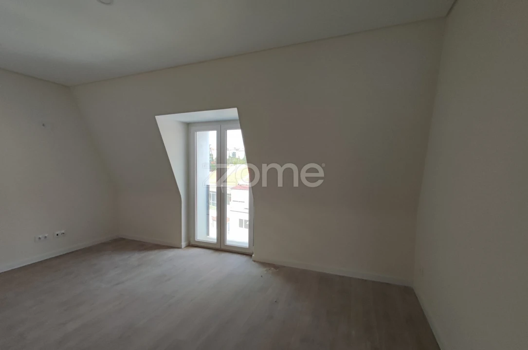 Apartamento T4 para Venda em Odivelas Foto 8