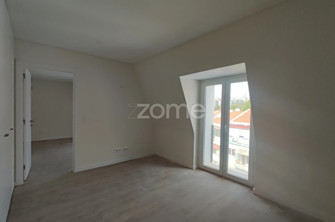 Apartamento T4 para Venda em Odivelas Foto 11