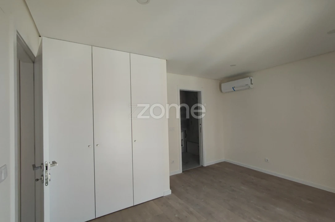 Apartamento T4 para Venda em Odivelas Foto 15