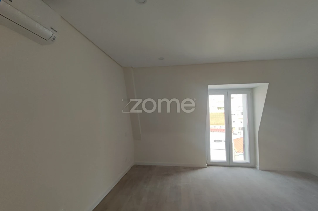 Apartamento T4 para Venda em Odivelas Foto 18