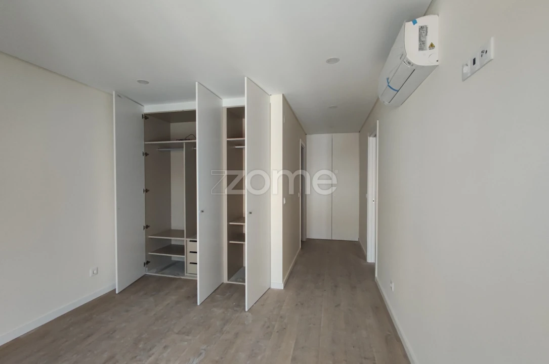 Apartamento T4 para Venda em Odivelas Foto 28