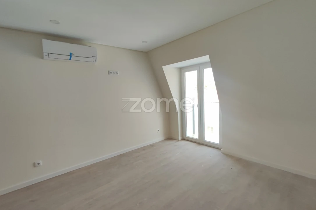 Apartamento T4 para Venda em Odivelas Foto 30