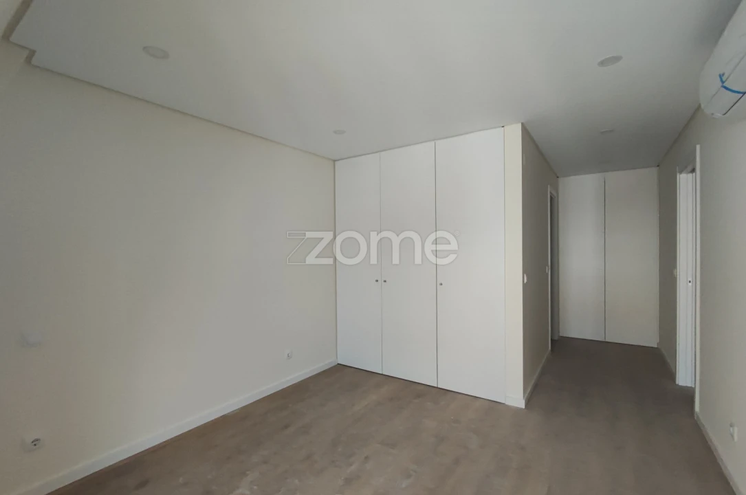 Apartamento T4 para Venda em Odivelas Foto 33