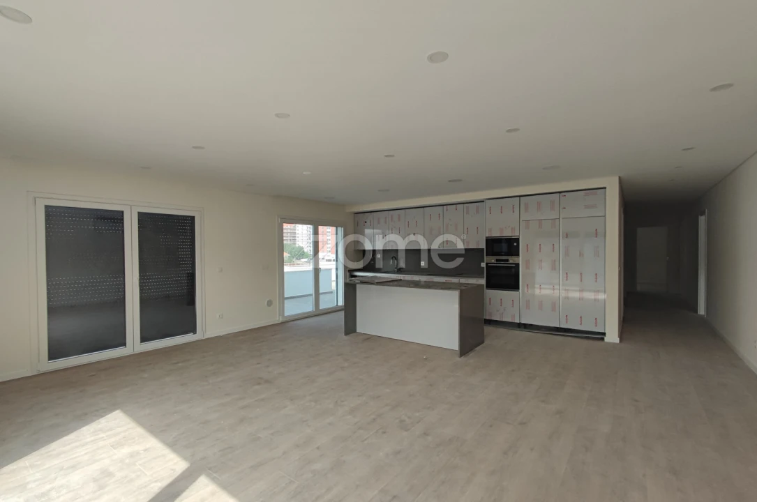 Apartamento T4 para Venda em Odivelas Foto 37