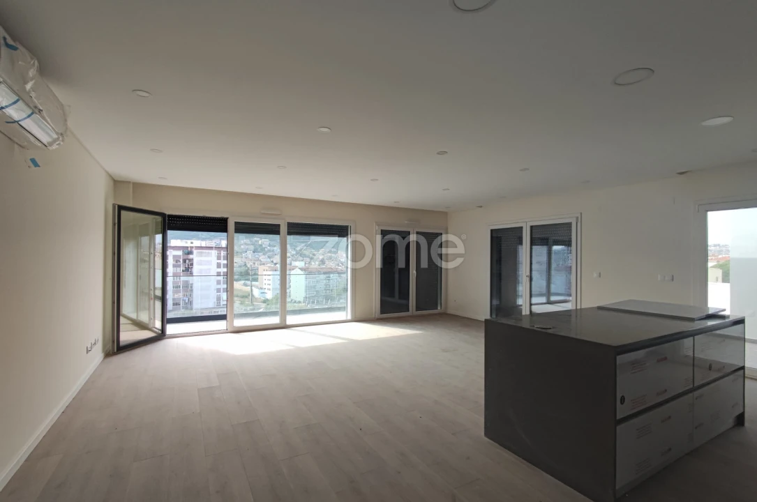 Apartamento T4 para Venda em Odivelas Foto 38