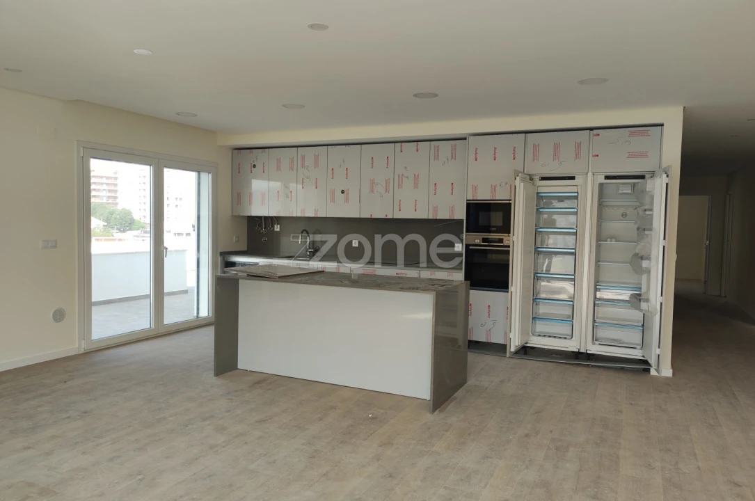 Apartamento T4 para Venda em Odivelas Foto 40