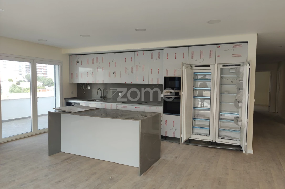 Apartamento T4 para Venda em Odivelas Foto 45