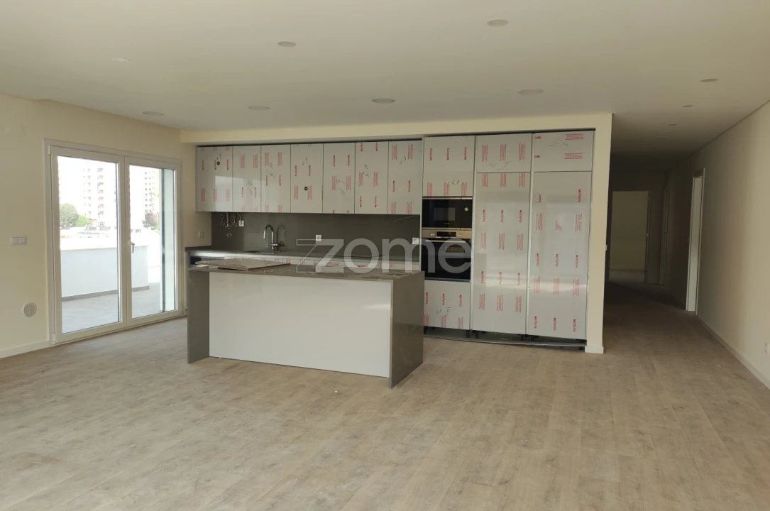 Apartamento T4 para Venda em Odivelas Foto 44